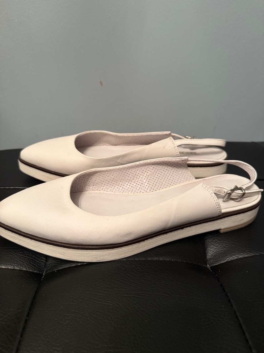 Italy Lea Foscati Women's Cream Pointed Slingback Flats